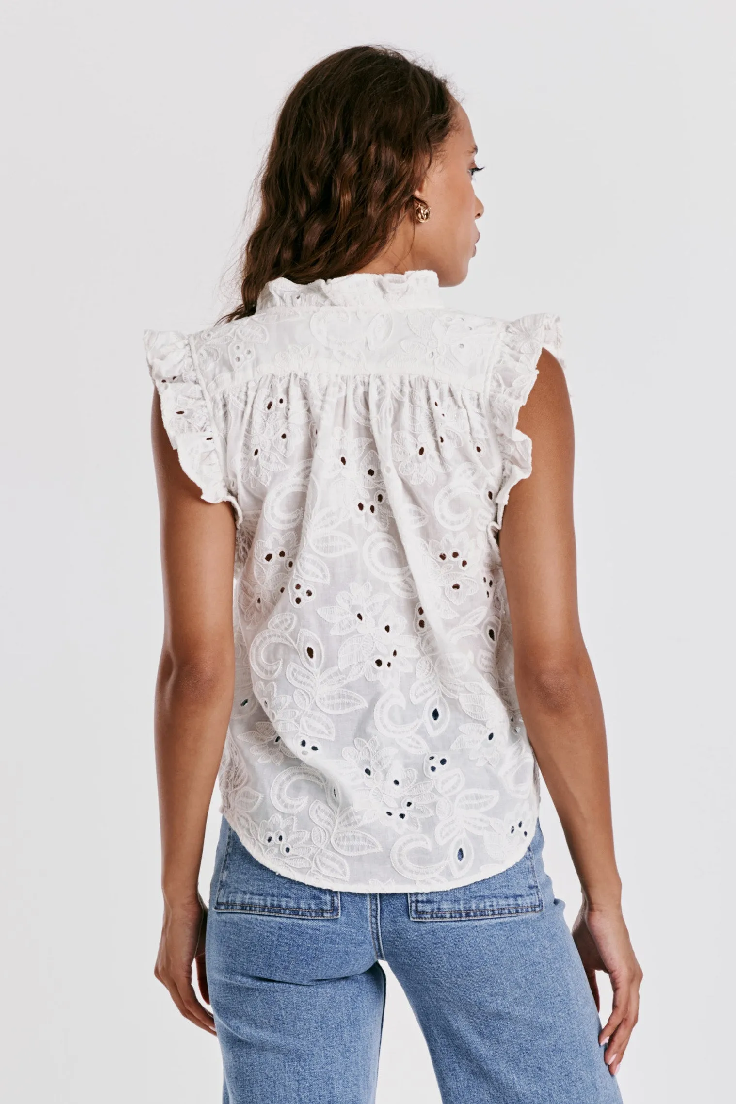 ELLIE RUFFLE SHIRT WHITE EMBROIDERED