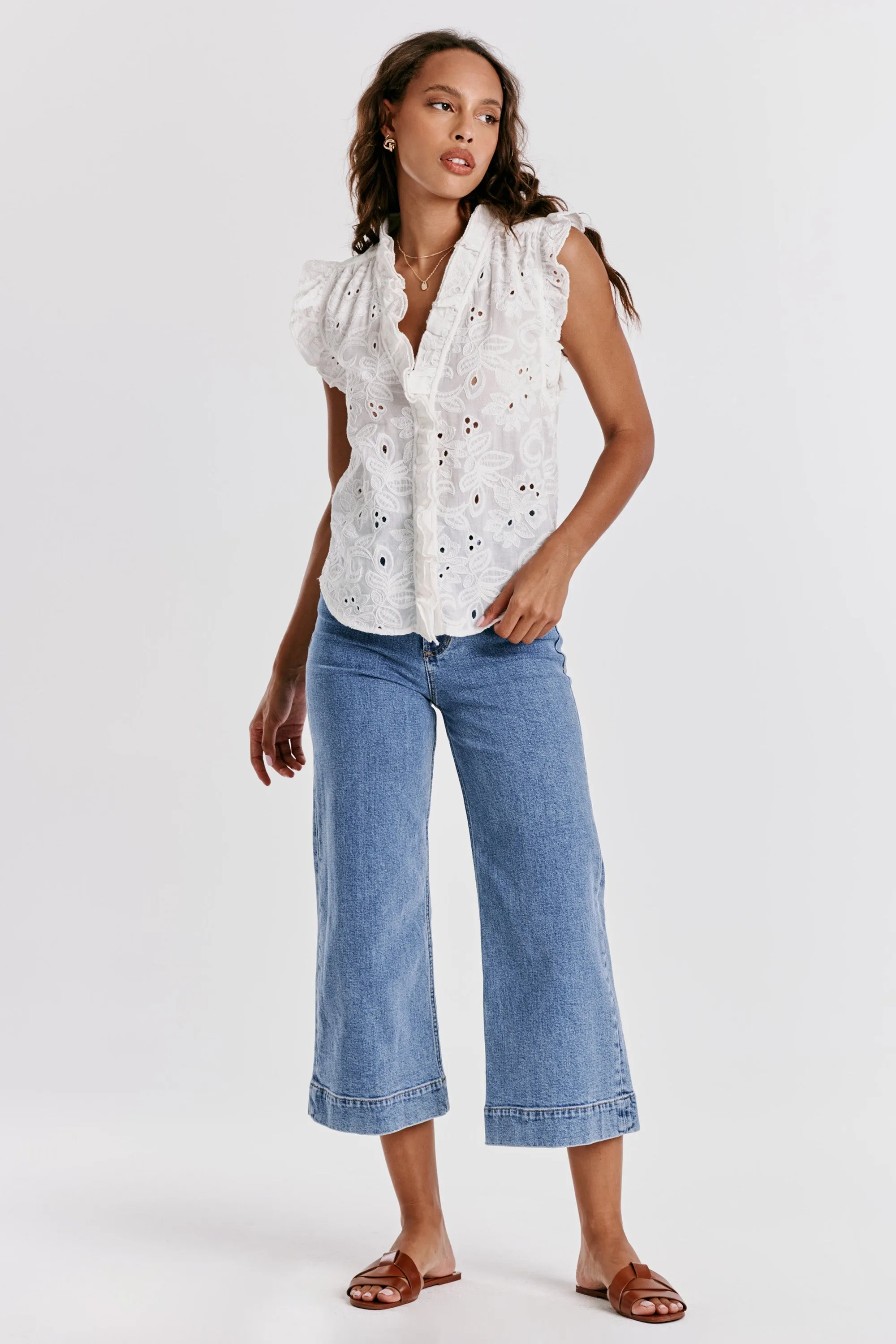 ELLIE RUFFLE SHIRT WHITE EMBROIDERED