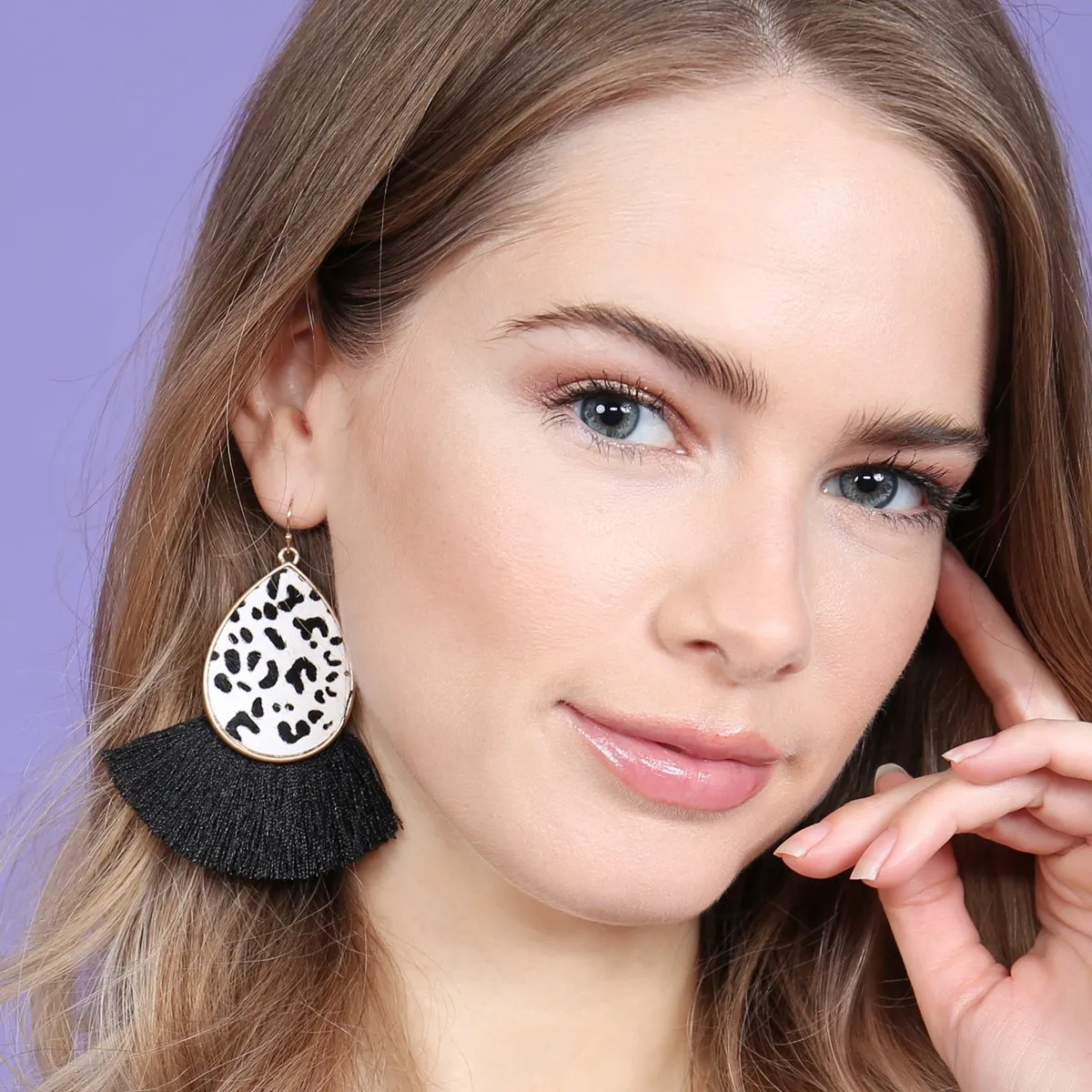 Ke7083 - Animal Print Tassel Fringe Earrings