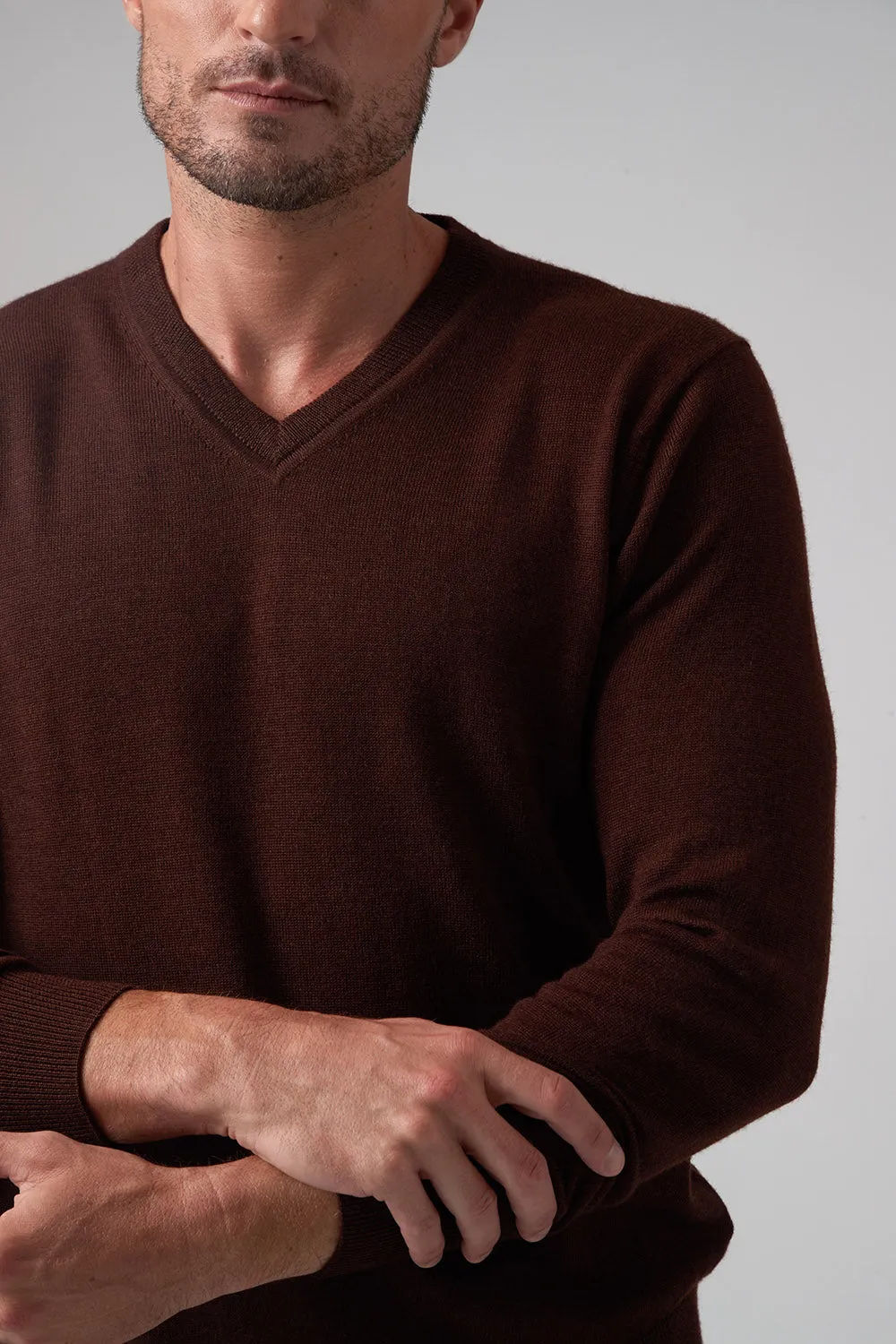 Raffi The Bronson Extra Fine Merino Wool V-Neck HWC19391 | Cognac