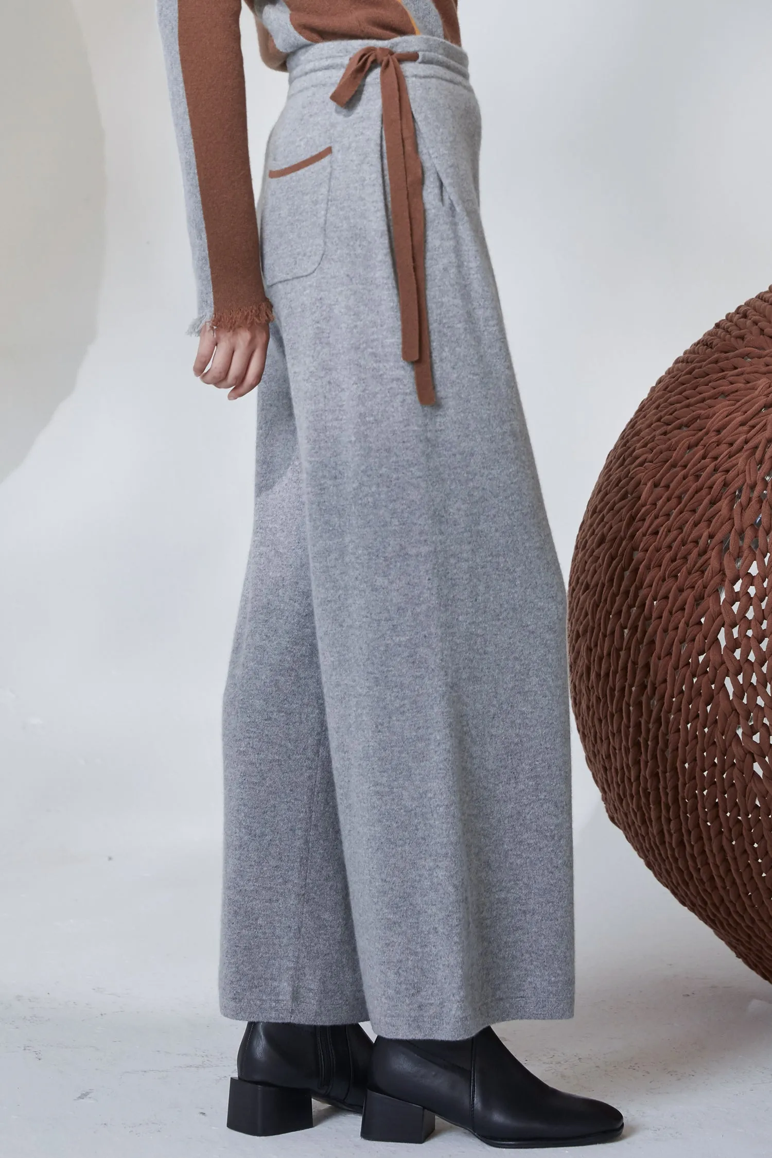 Wide-leg 100% cashmere cropped trousers